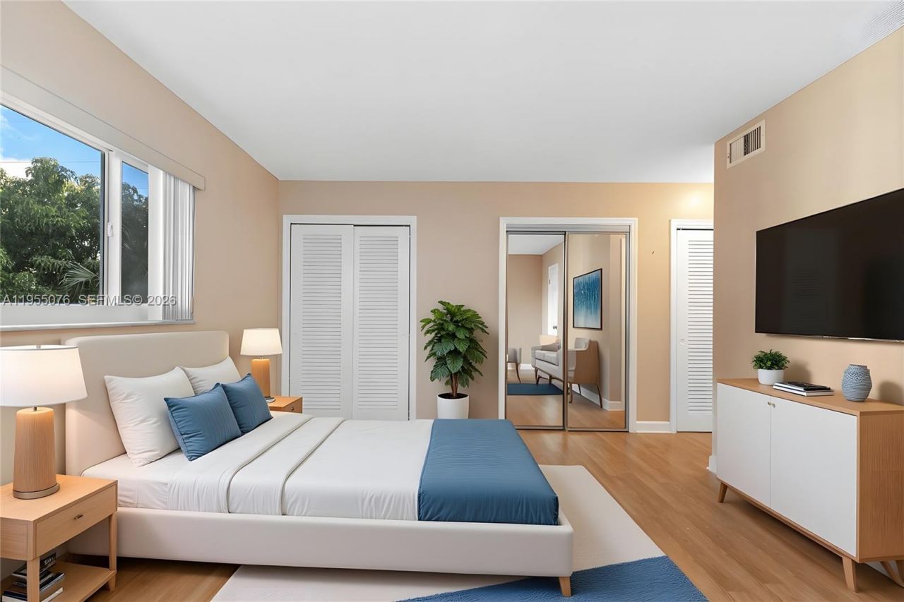 301 NE 14th Ave, Unit 307, Hallandale Beach, FL 33009 Photo