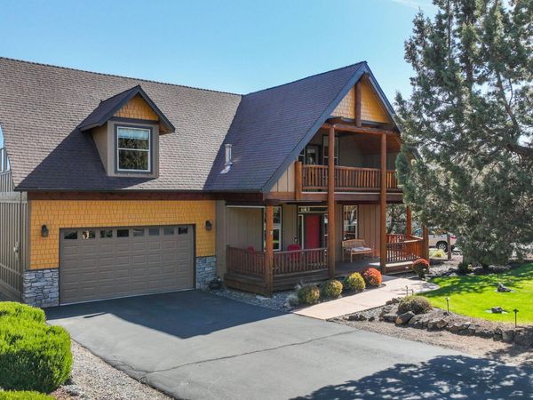 10175 Juniper Glen Circle, Redmond, OR 97756