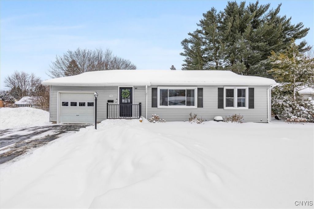 102 Lena Terrace, Syracuse, NY 13212 Main Photo