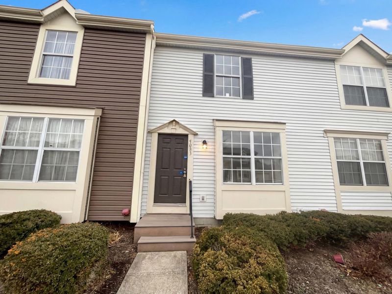 5083 Singleton Drive, Unit 33B, Hilliard, OH 43026 Photo 1