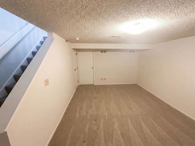 5083 Singleton Drive, Unit 33B, Hilliard, OH 43026 Photo 13