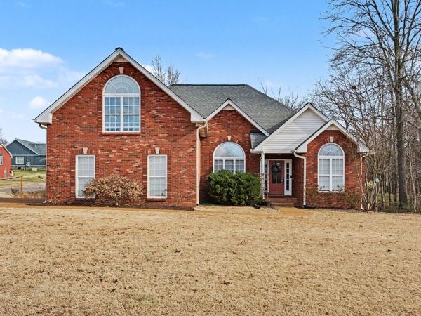 6002 Forrest Ct, Greenbrier, TN 37073