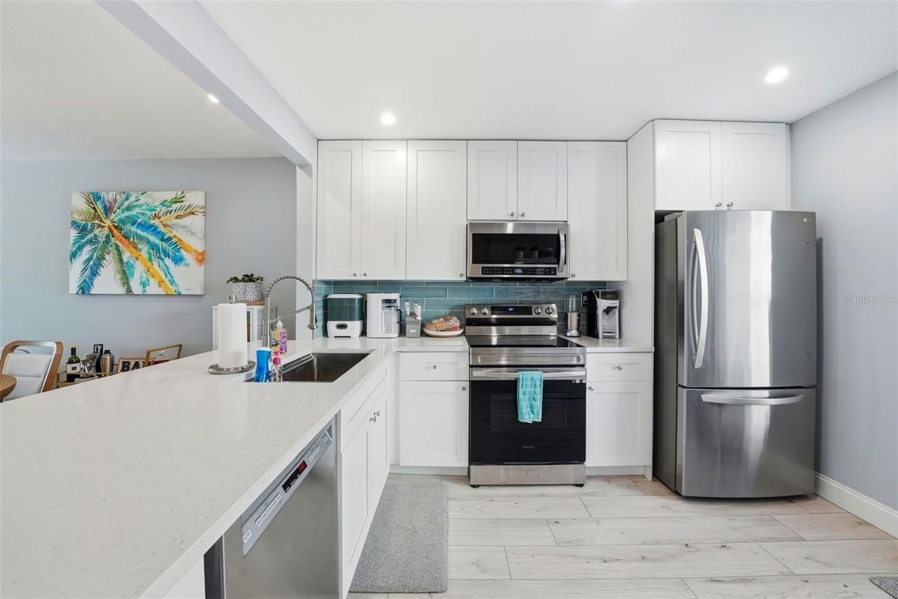 6260 Sun Boulevard, Unit 4, Saint Petersburg, FL 33715 Photo