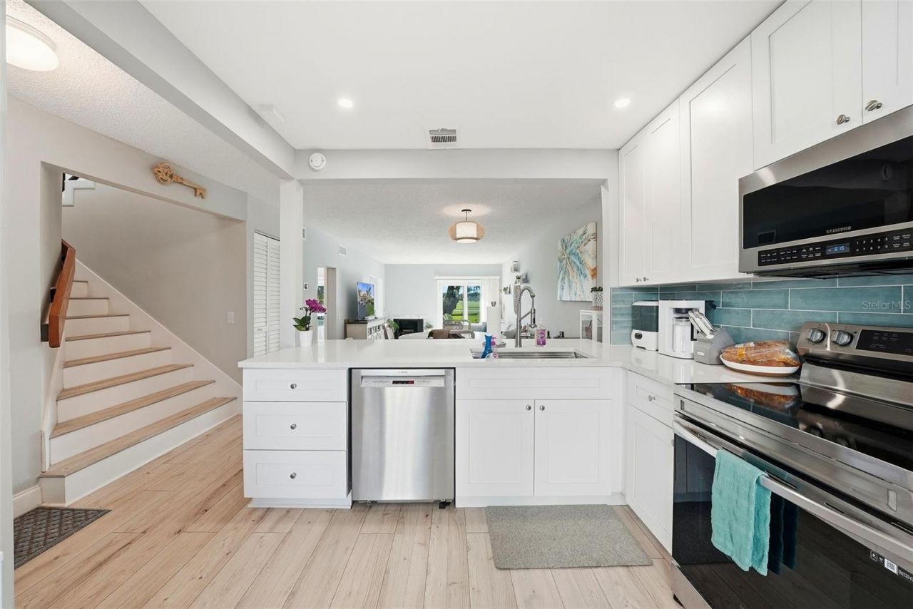 6260 Sun Boulevard, Unit 4, Saint Petersburg, FL 33715 Photo