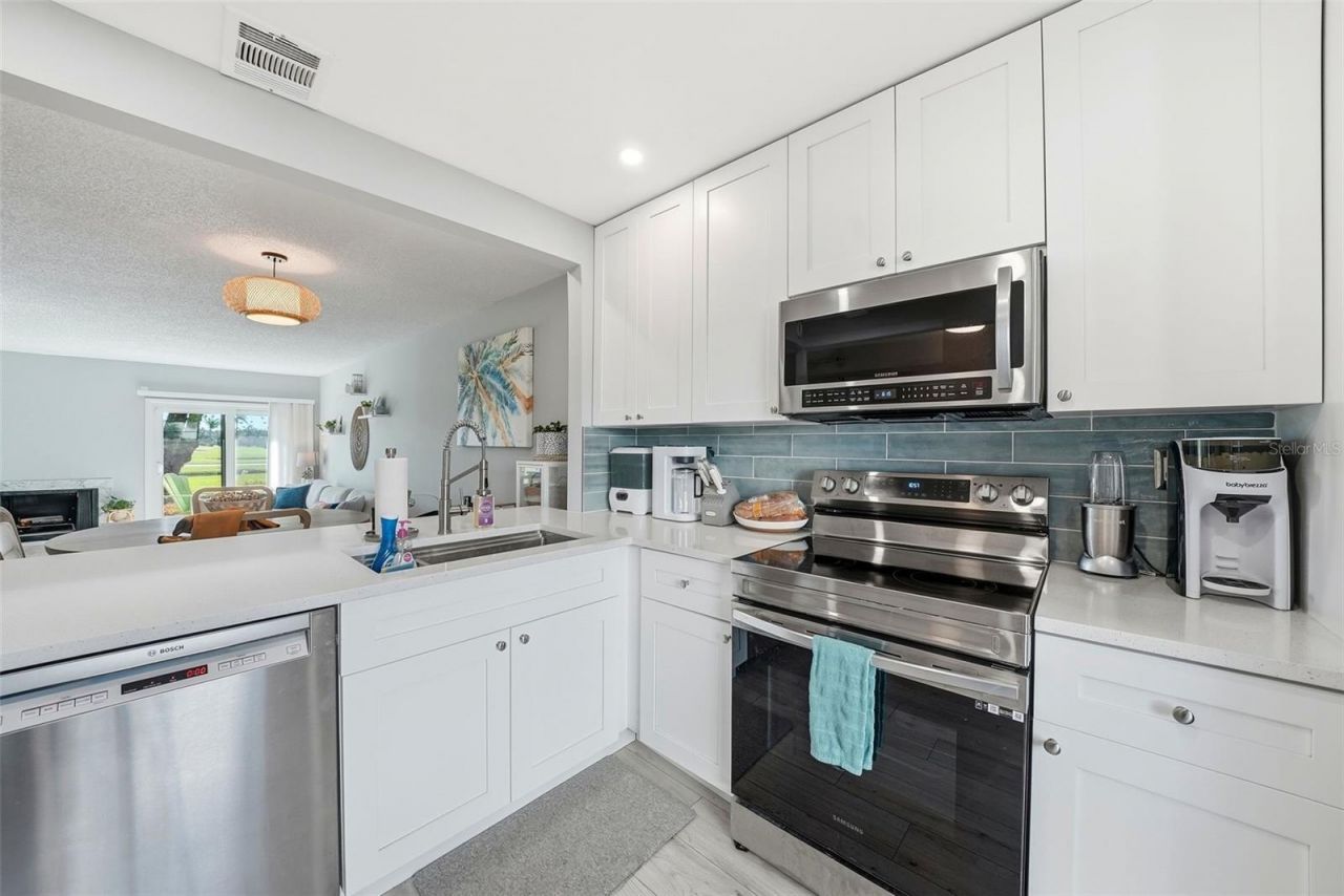 6260 Sun Boulevard, Unit 4, Saint Petersburg, FL 33715 Photo