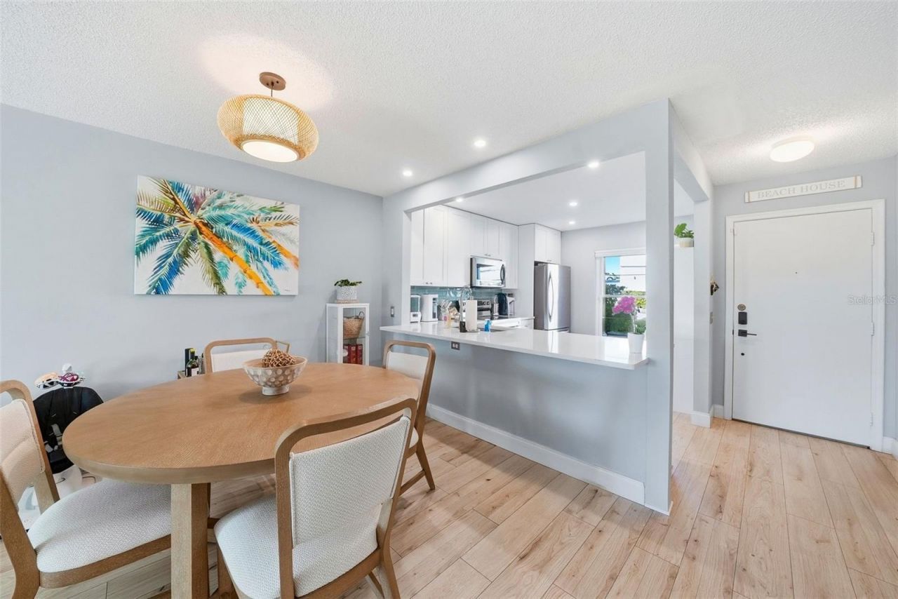 6260 Sun Boulevard, Unit 4, Saint Petersburg, FL 33715 Photo