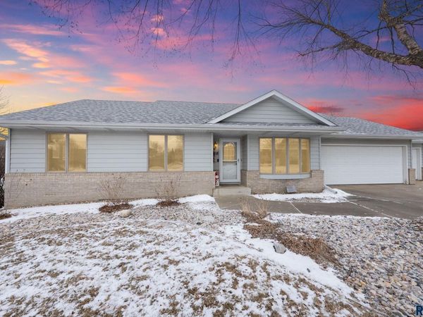 6418 W Hillary Dr, Sioux Falls, SD 57106