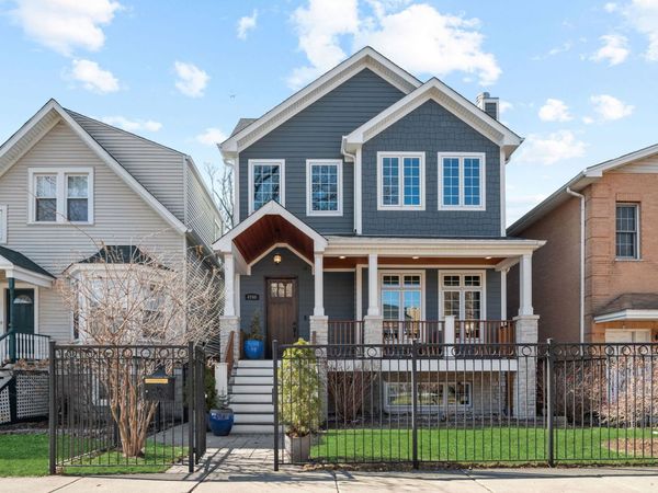 4740 N Hermitage Avenue, Chicago, IL 60640