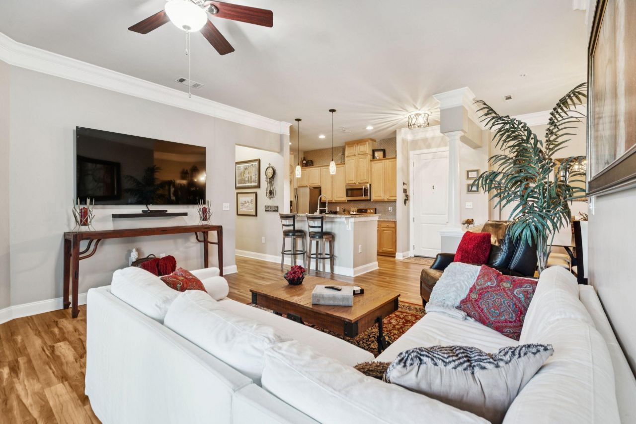 200 River Landing Drive Photo 11