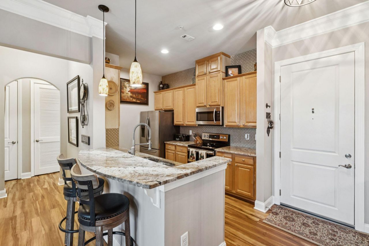 200 River Landing Drive Photo 13