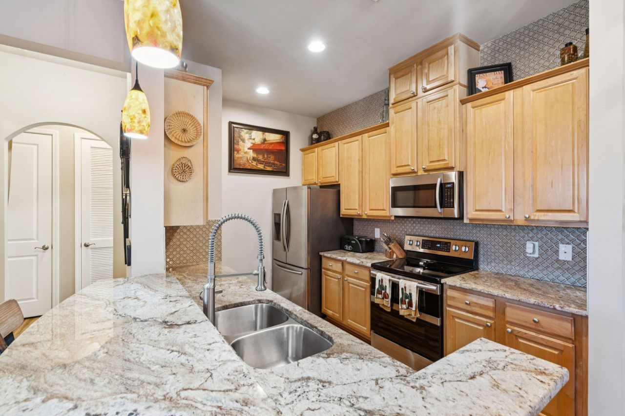 200 River Landing Drive Photo 14