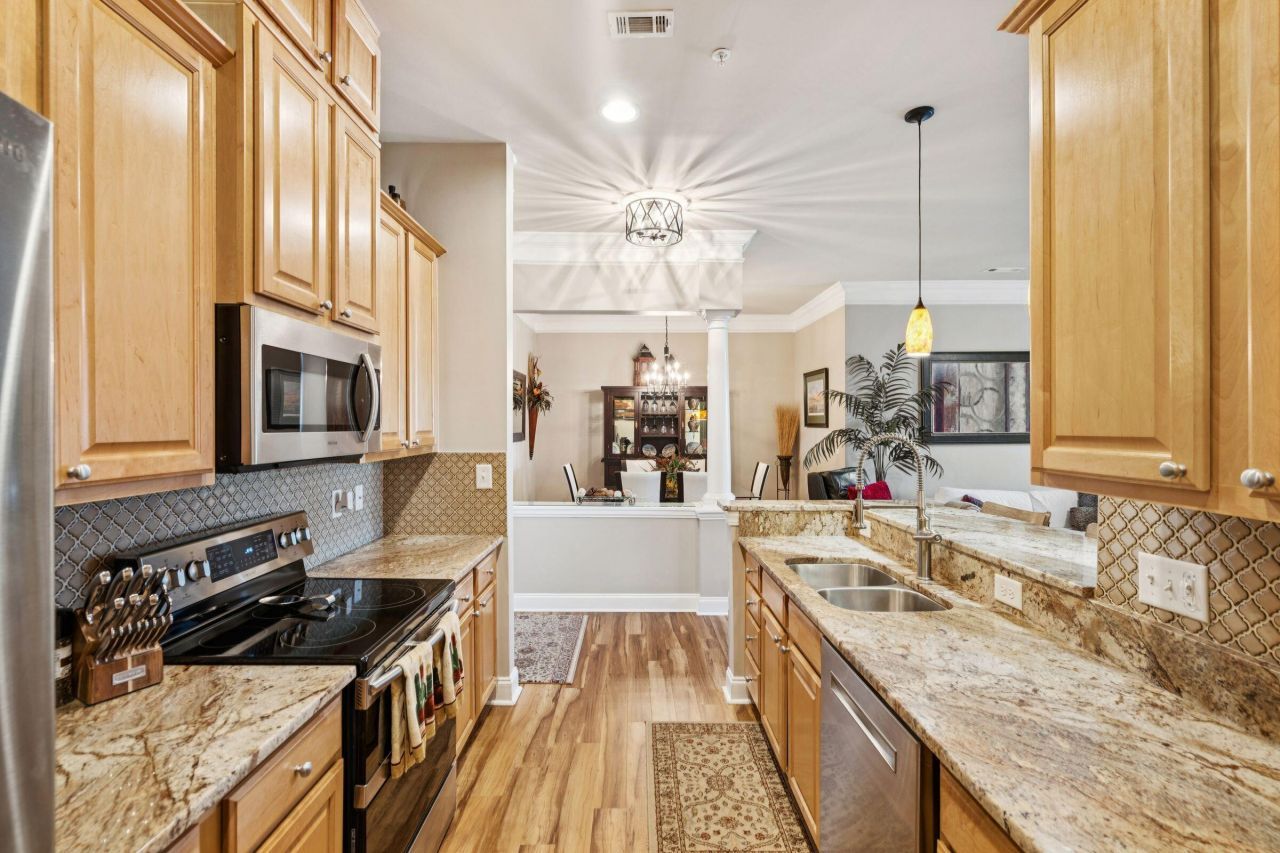 200 River Landing Drive Photo 16