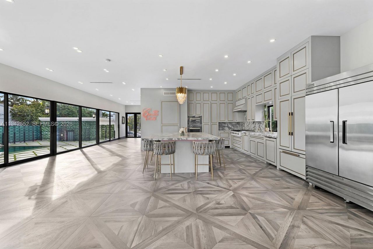 8005 Noremac Ave, Miami Beach, FL 33141 Photo