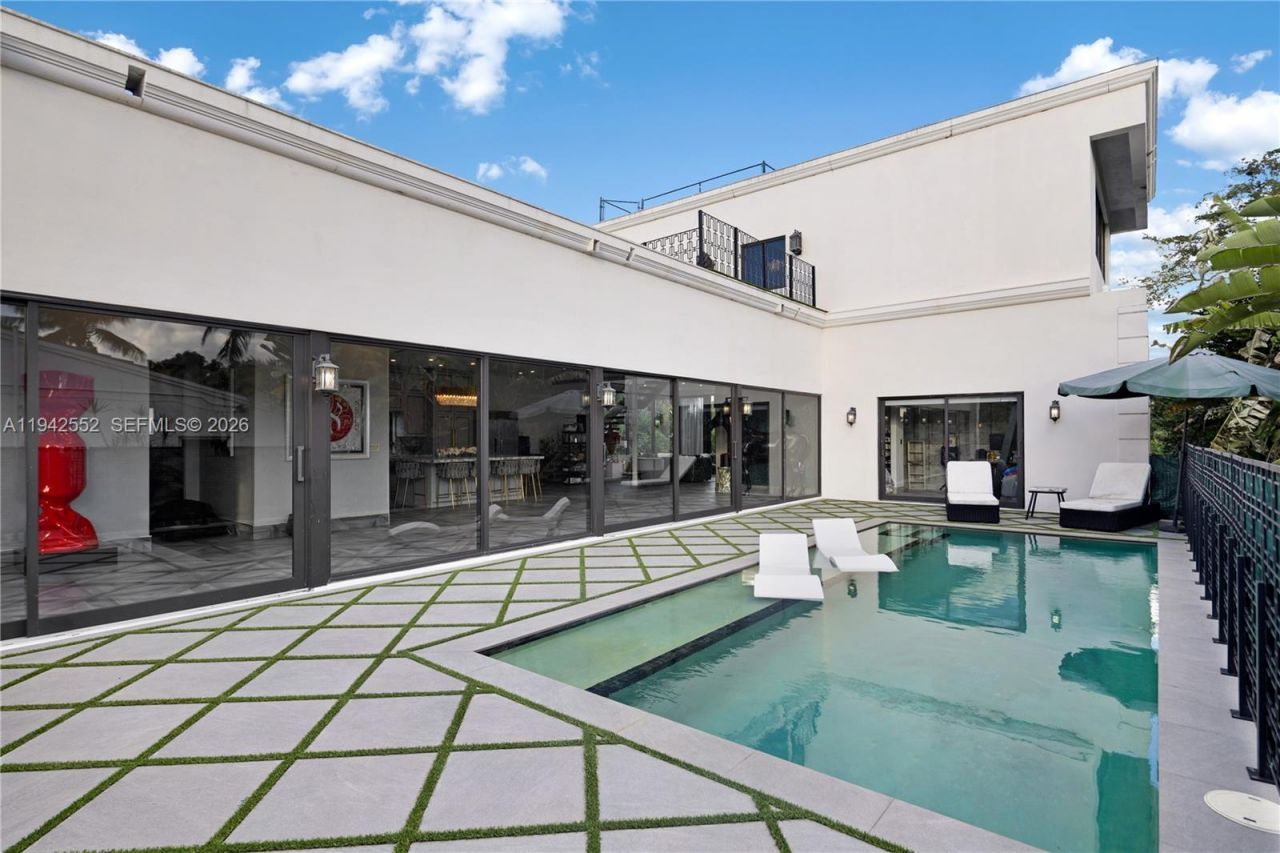 8005 Noremac Ave, Miami Beach, FL 33141 Photo