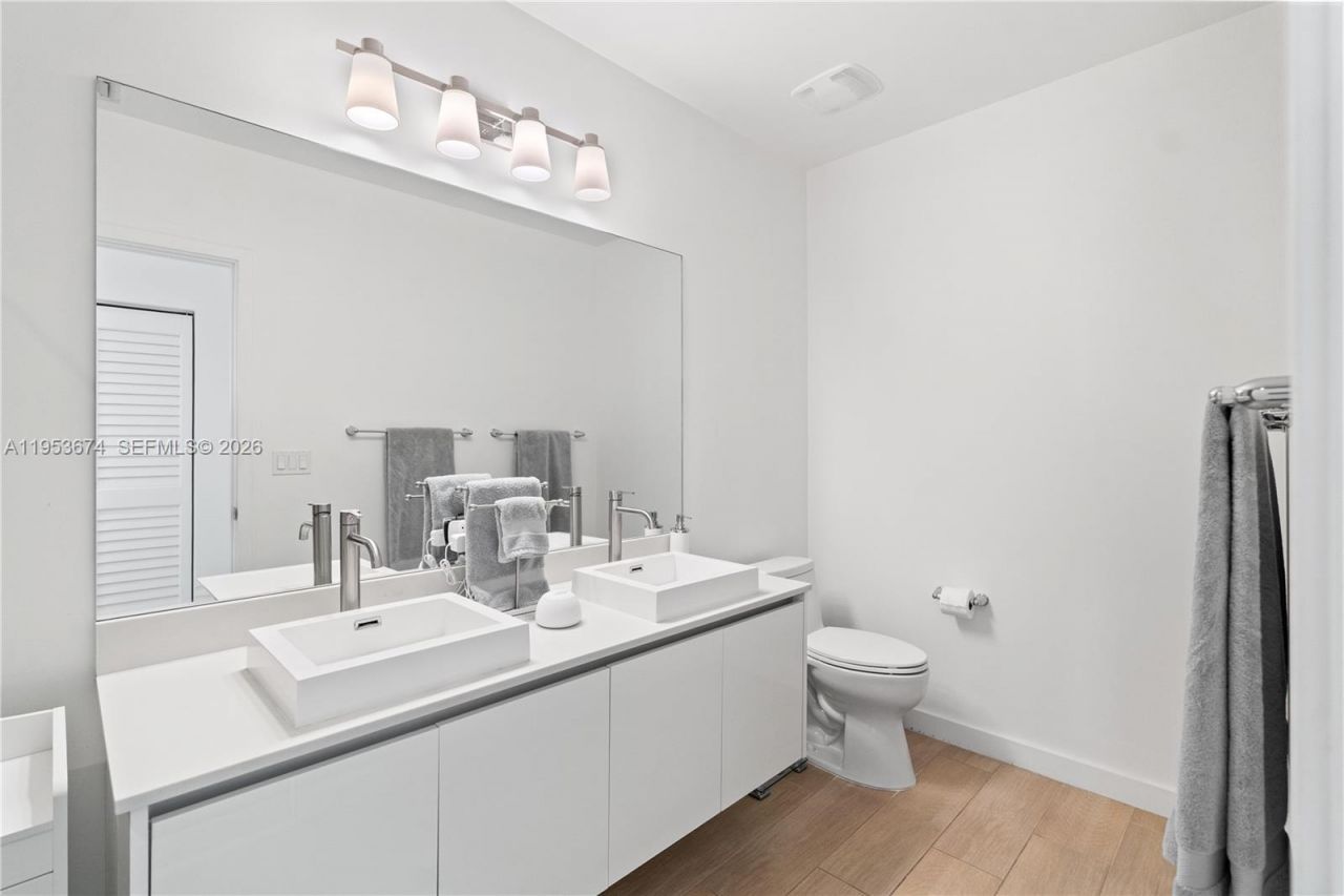 1600 SW 1st Ave, Unit 807, Miami, FL 33129 Photo