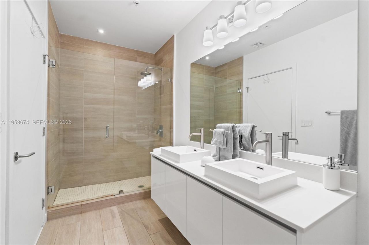 1600 SW 1st Ave, Unit 807, Miami, FL 33129 Photo