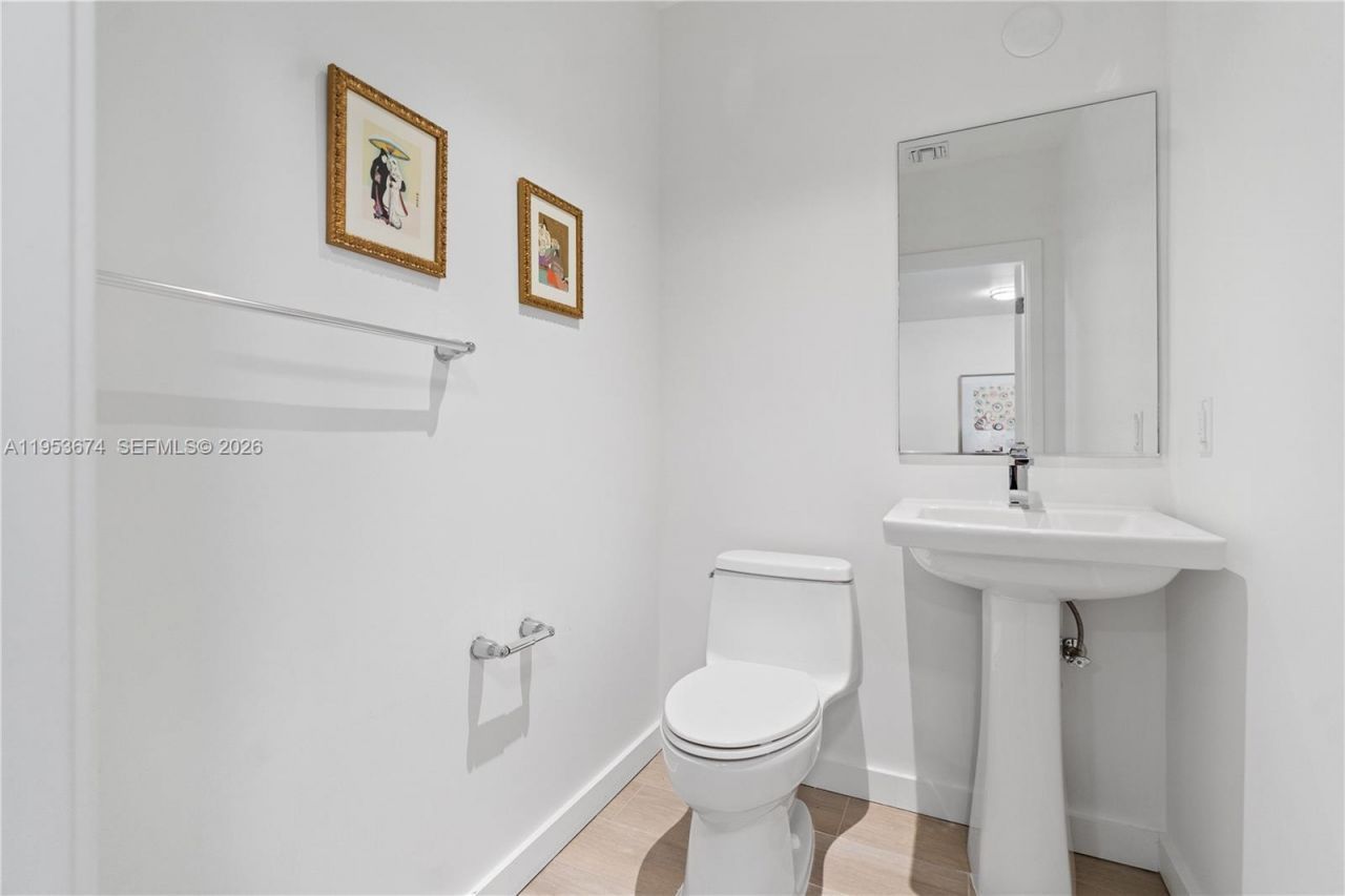 1600 SW 1st Ave, Unit 807, Miami, FL 33129 Photo