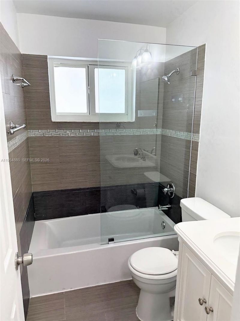 11230 SW 5th St , Unit 1, Sweetwater, FL 33174 Photo