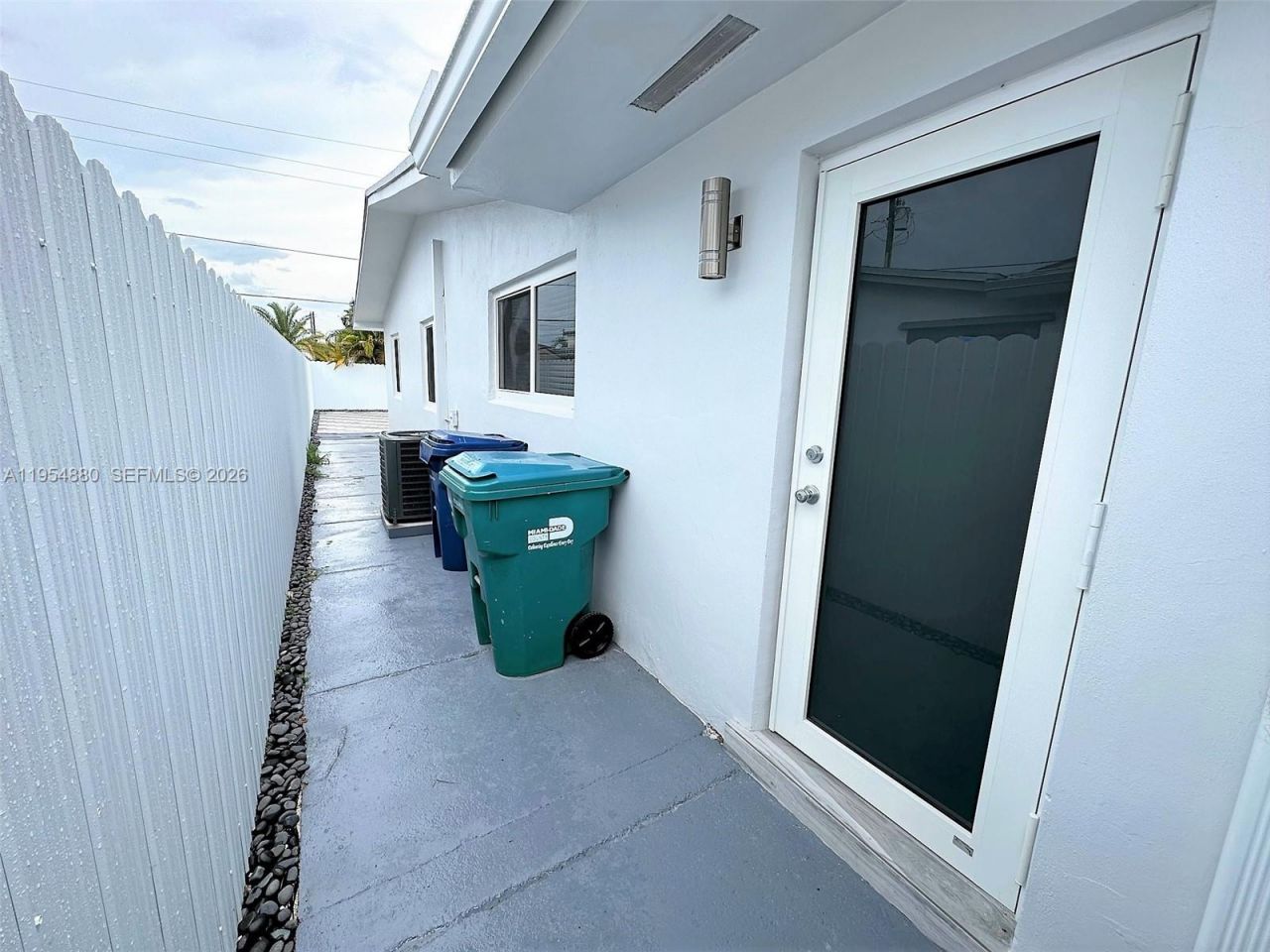 11230 SW 5th St , Unit 1, Sweetwater, FL 33174 Photo