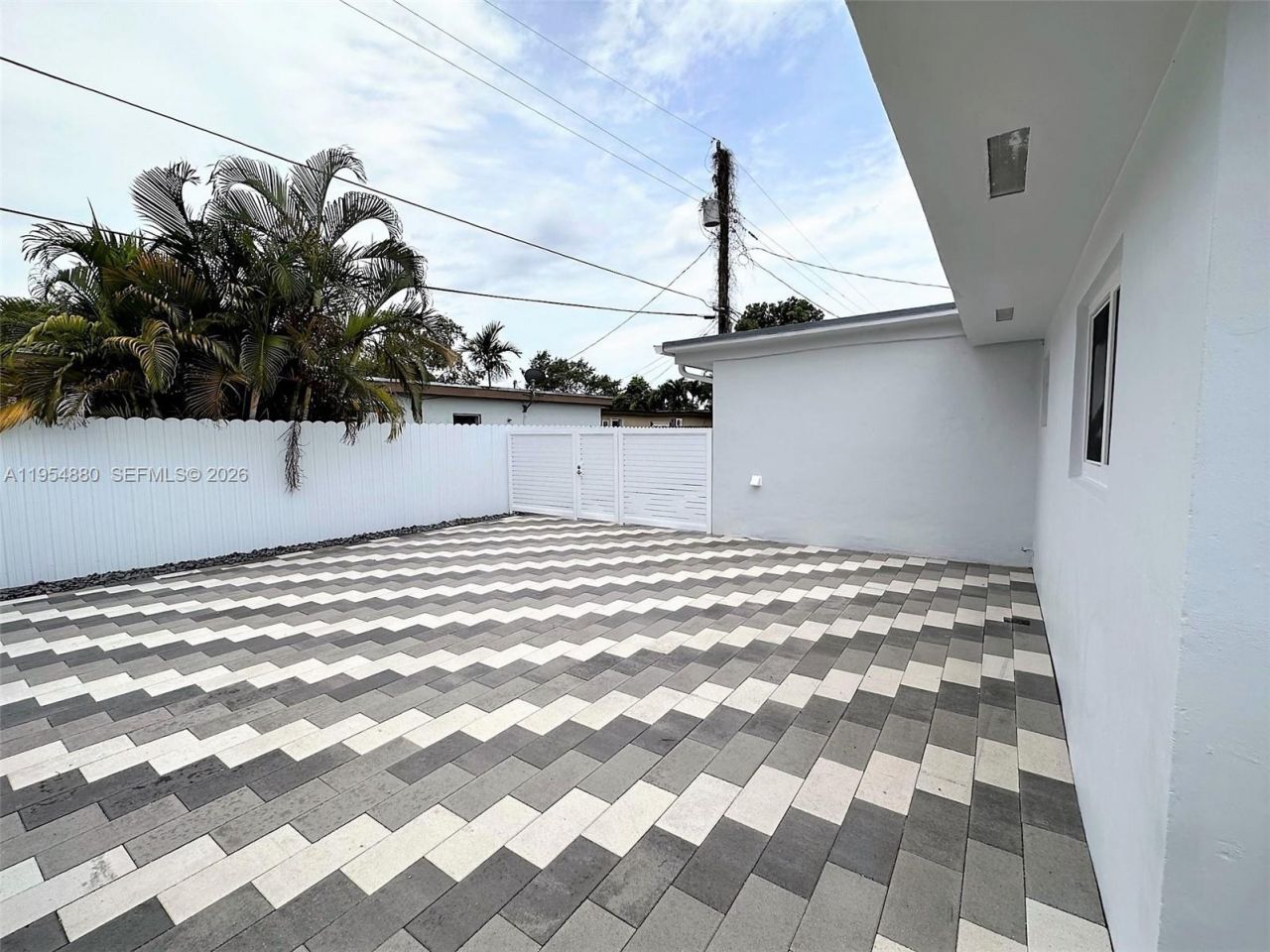 11230 SW 5th St , Unit 1, Sweetwater, FL 33174 Photo