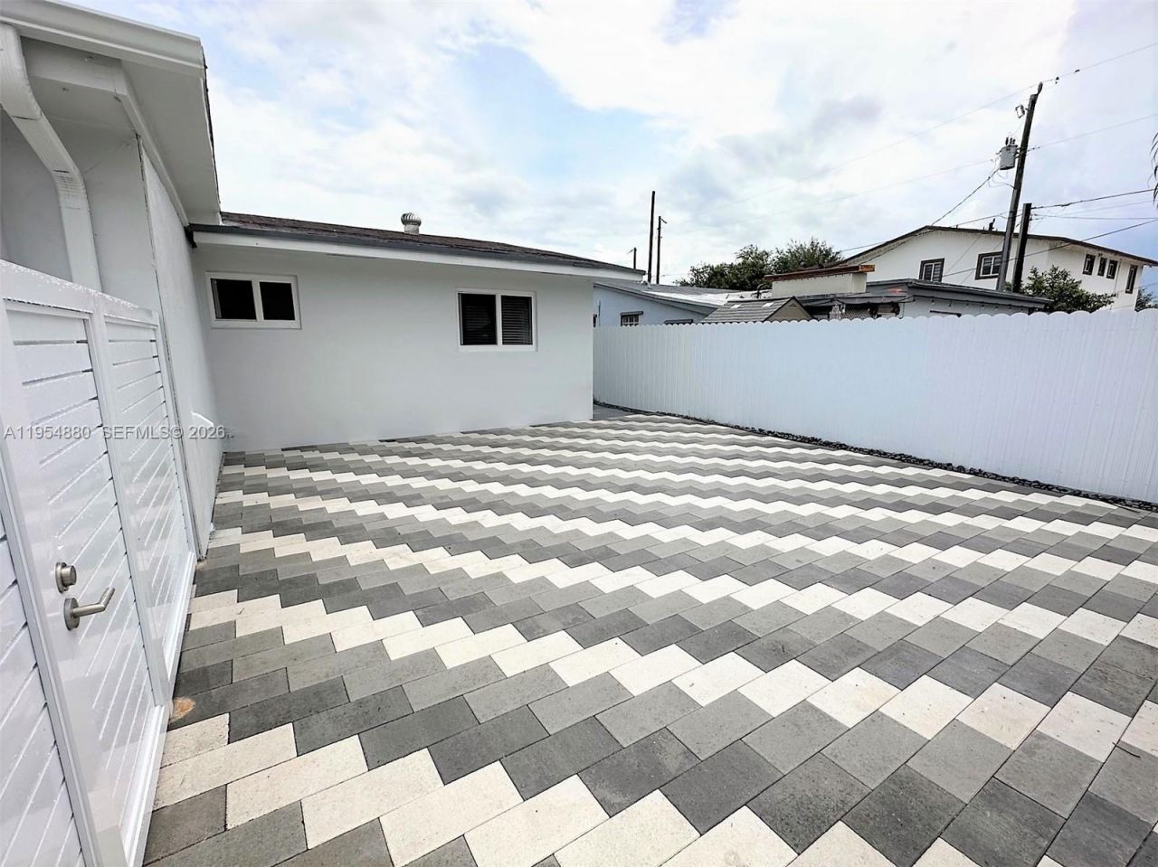 11230 SW 5th St , Unit 1, Sweetwater, FL 33174 Photo