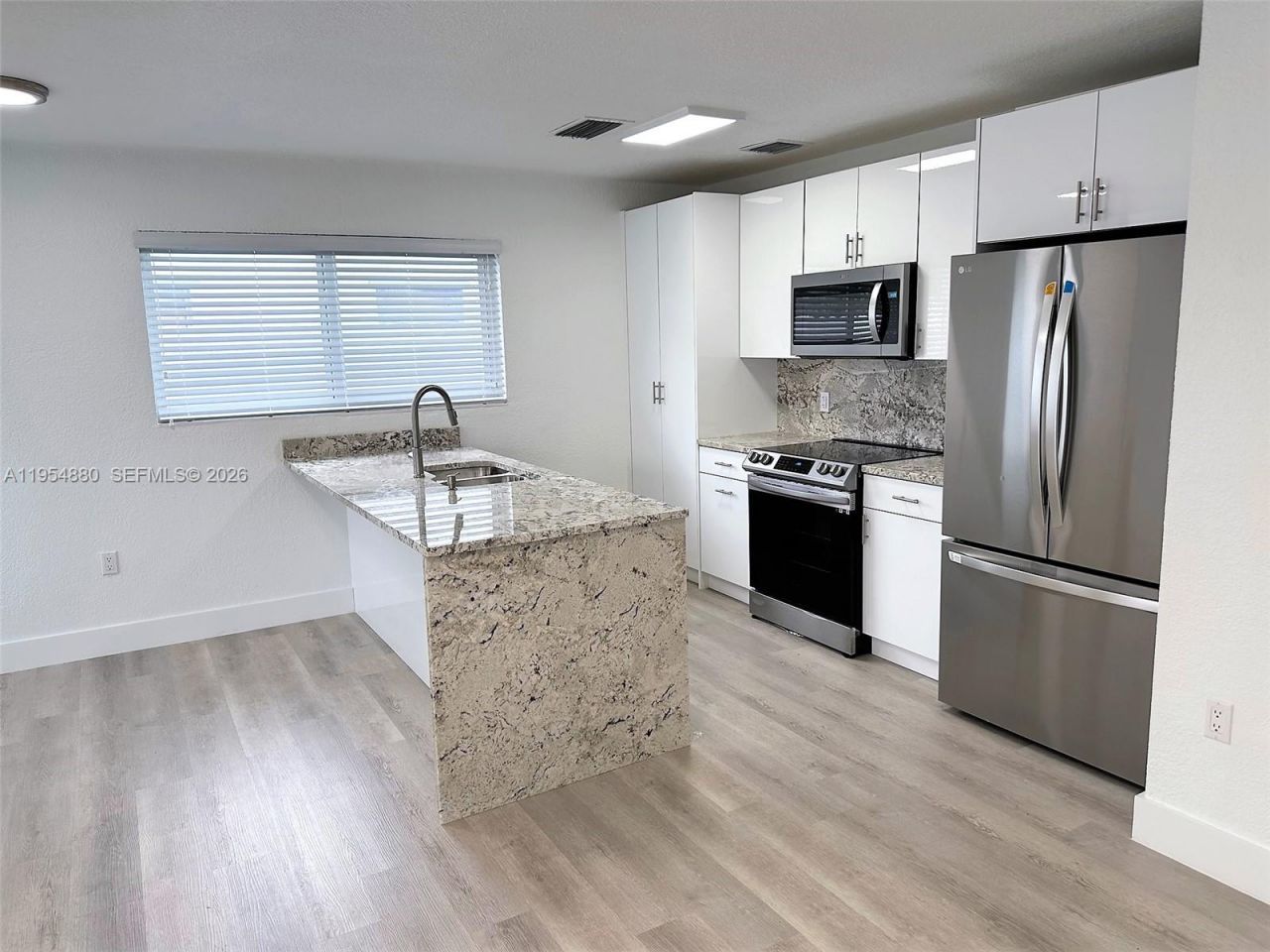 11230 SW 5th St , Unit 1, Sweetwater, FL 33174 Photo