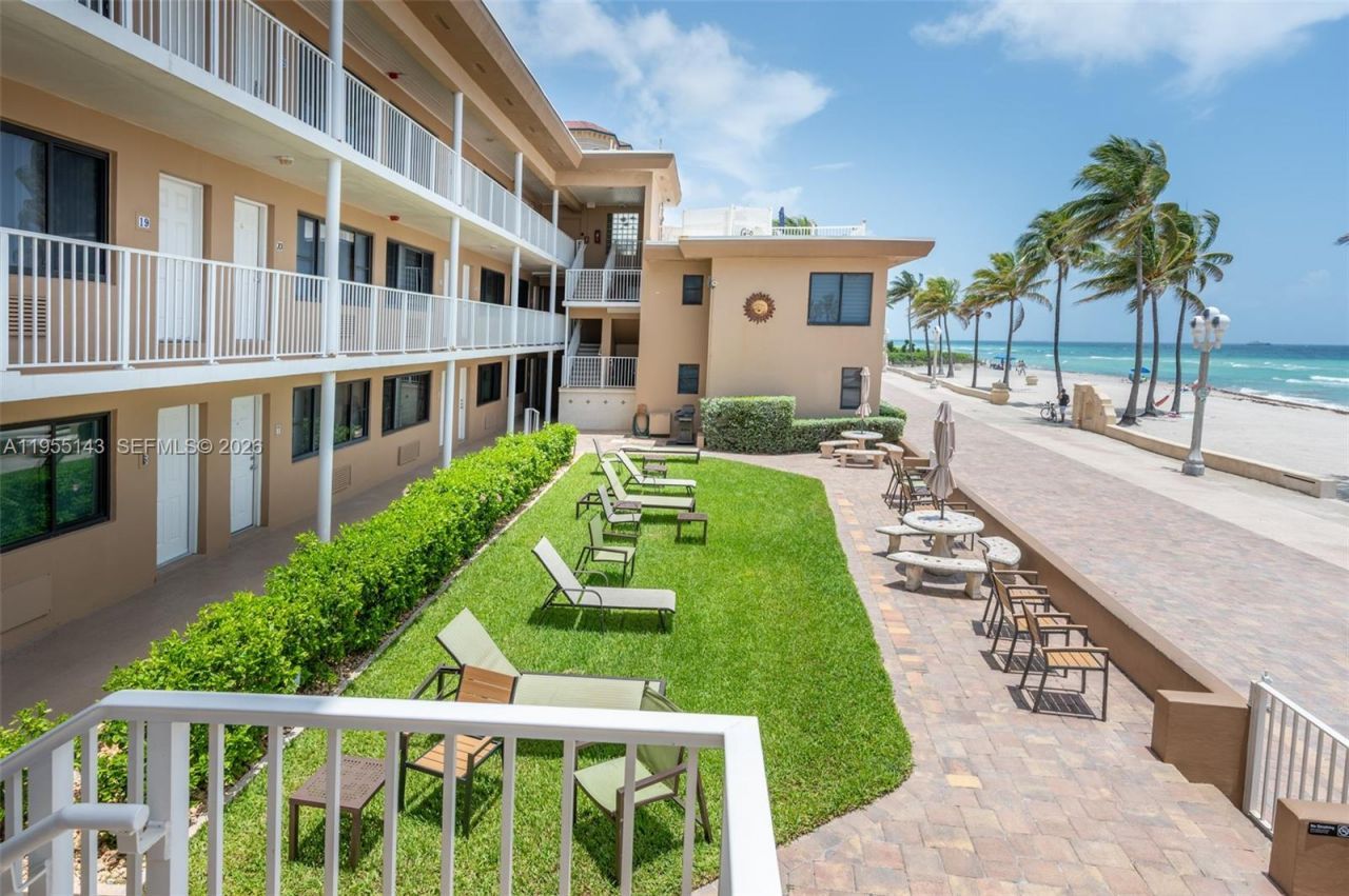 3300 N Surf Rd, Unit 17A, Hollywood, FL 33019 Photo