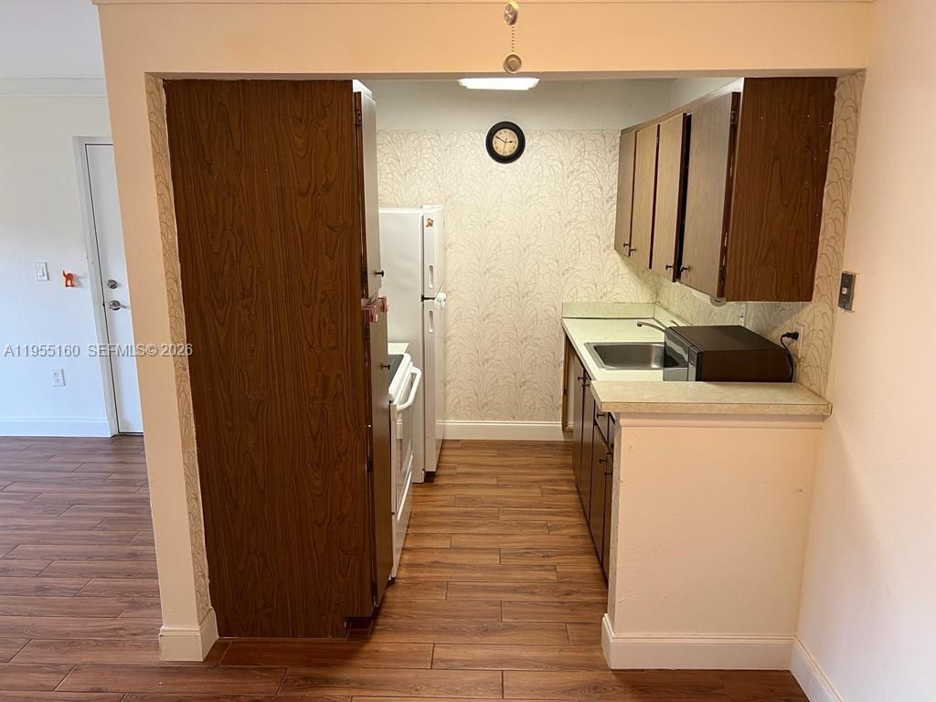 7160 Fairway Dr , Unit J18, Miami Lakes, FL 33014 Photo