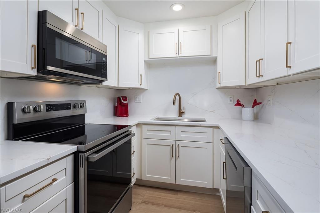 1595 Curlew Ave, Unit 4, Naples, FL 34102 Photo