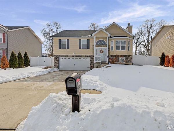 106 Shiloh Ridge Drive, Shiloh, IL 62221