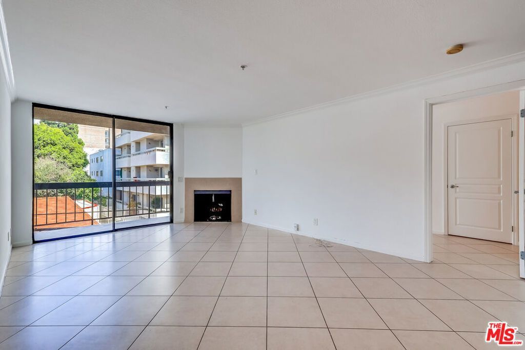 7320 Hawthorn Avenue, Unit 207, Los Angeles, CA 90046 Main Photo