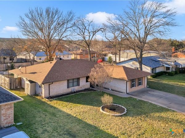 213 Corder Lane , Burnet, TX 78611