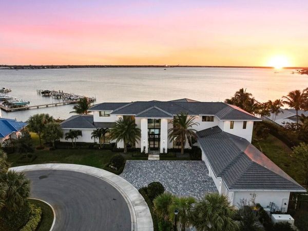 1271 NE Langford Lane, Jensen Beach, FL 34957