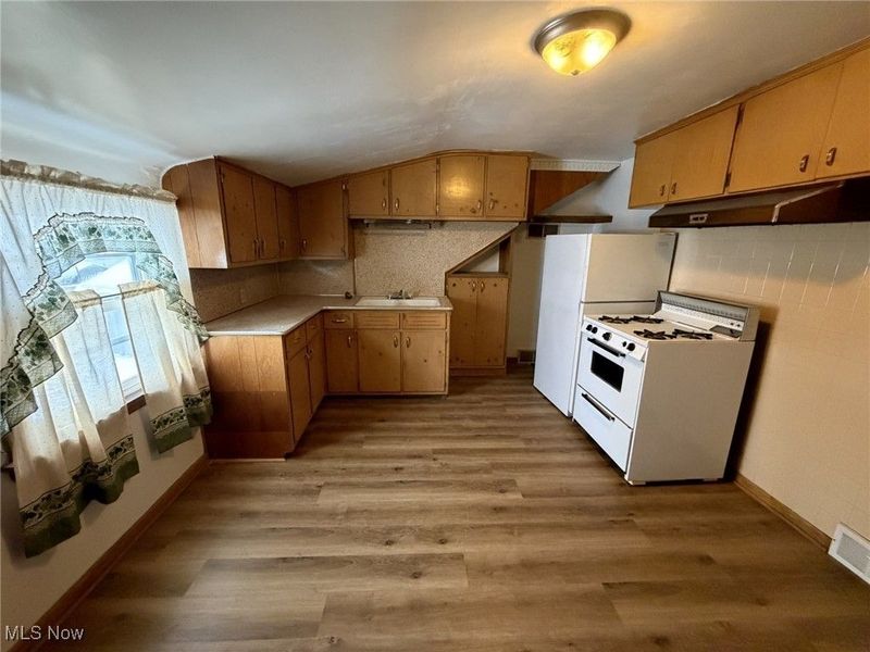 369 6th Street, Campbell, OH 44405 Photo 13