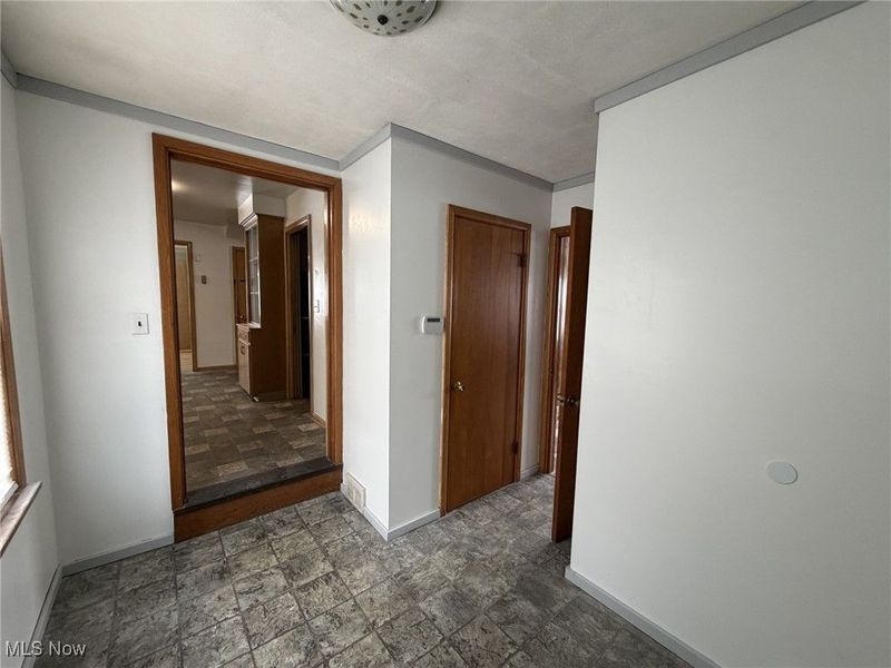 369 6th Street, Campbell, OH 44405 Photo 4