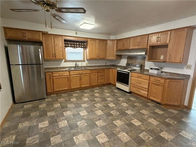 369 6th Street, Campbell, OH 44405 Photo 6