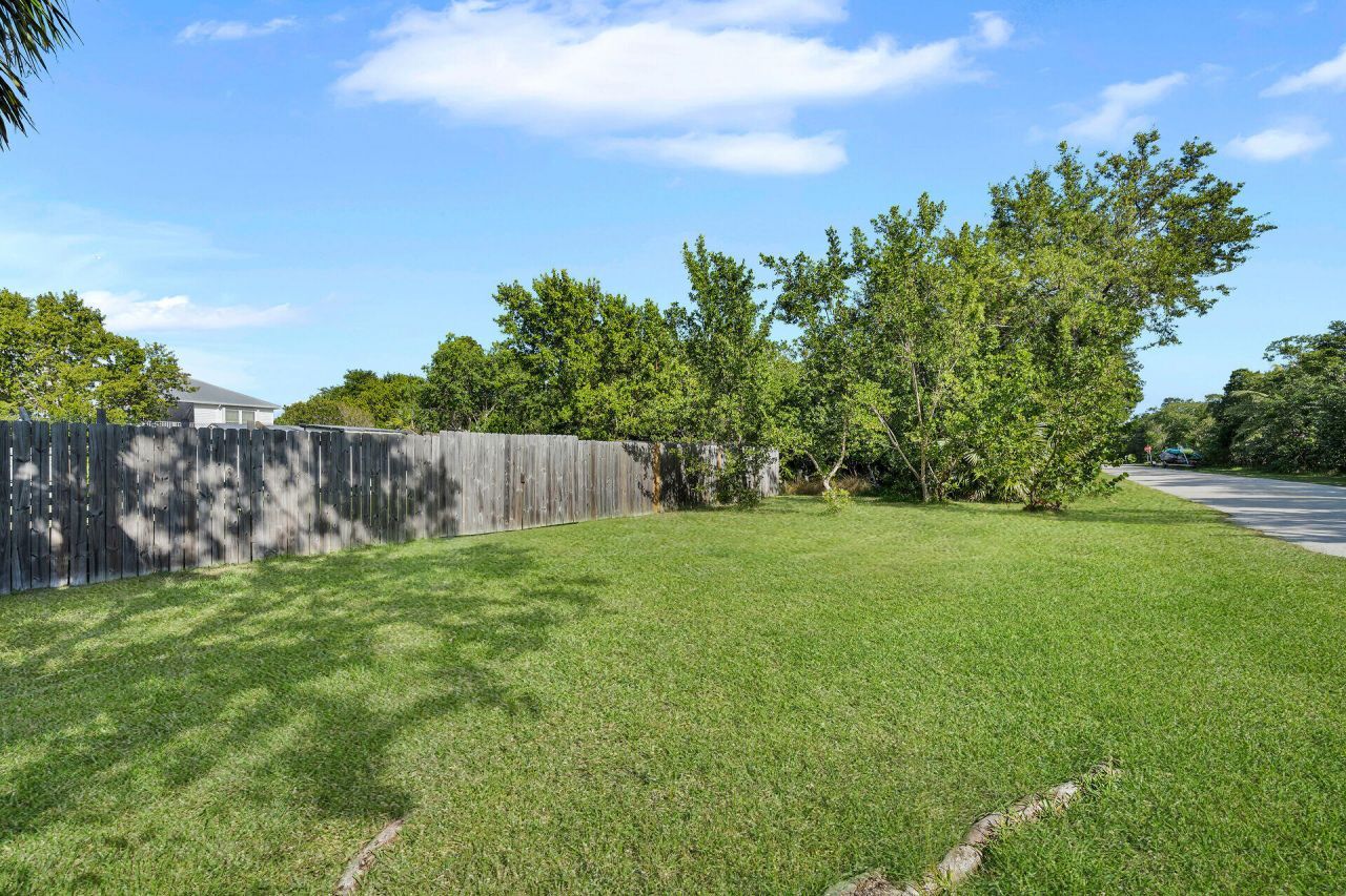 30246 Watson Boulevard, Big Pine Key, FL 33043 Photo