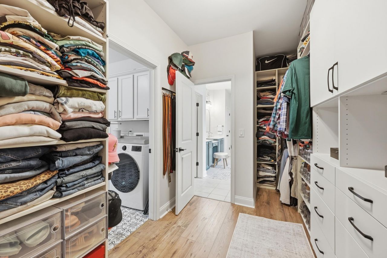 2009 Royal Blue Court Photo 14