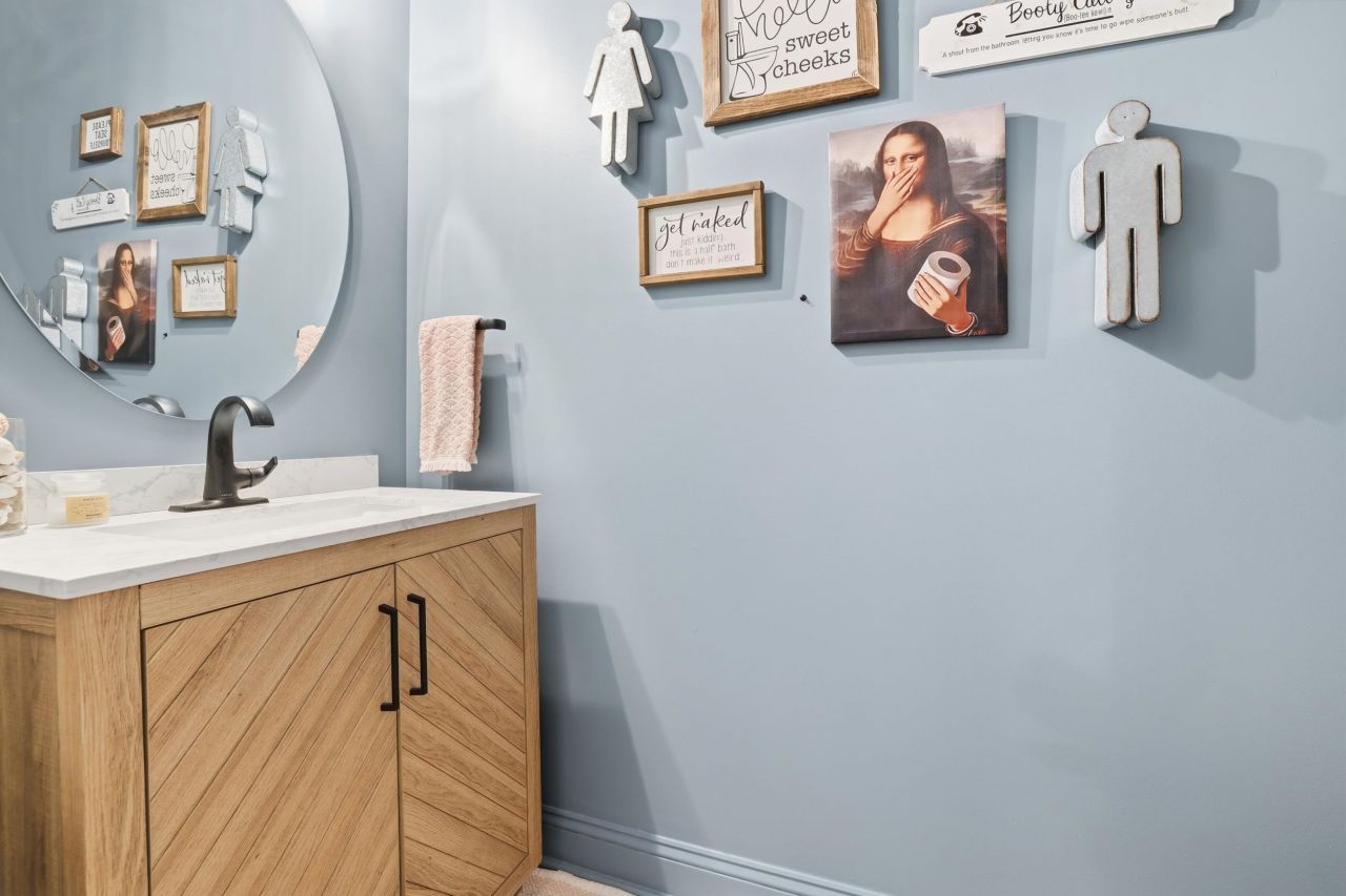 2009 Royal Blue Court Photo 17