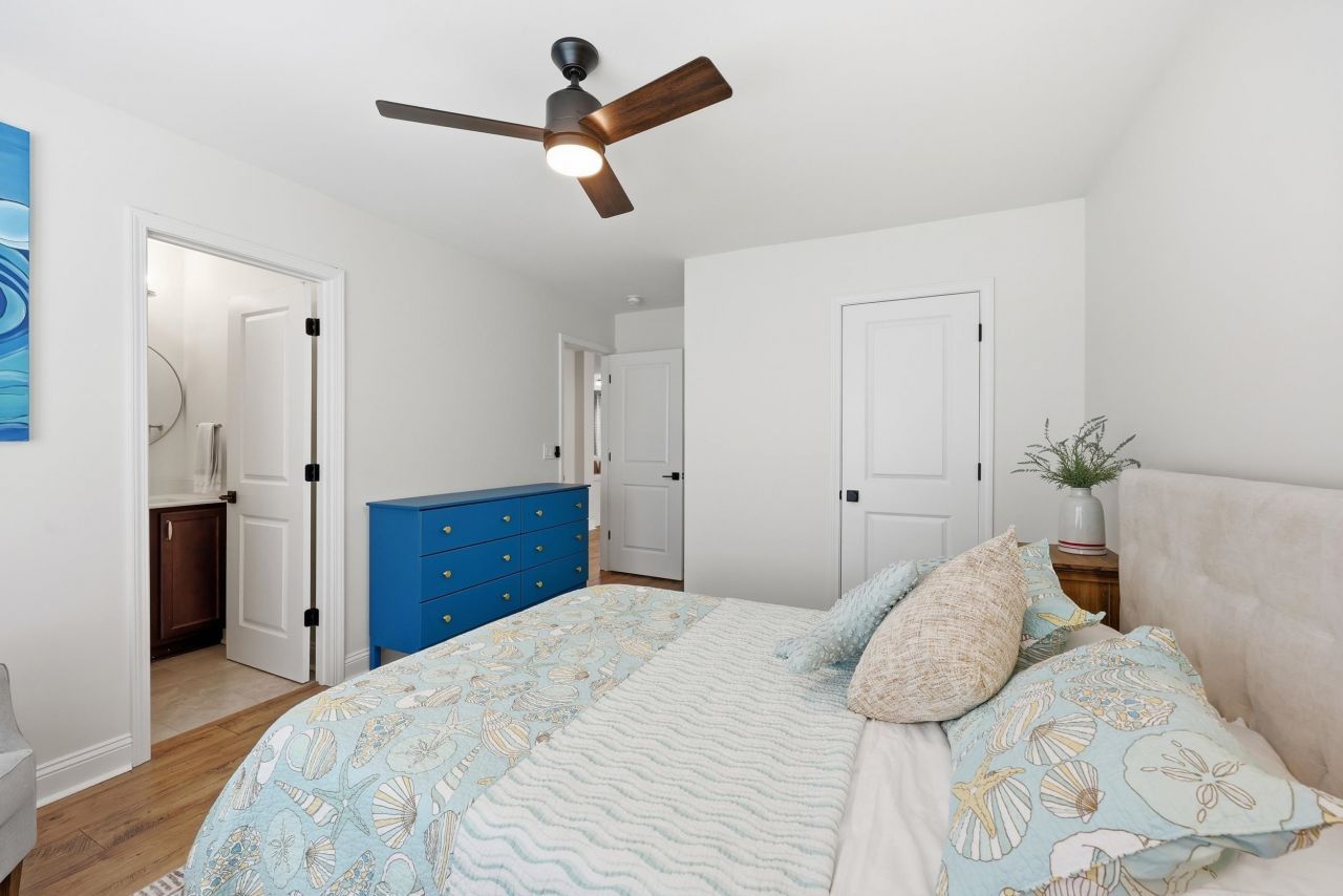 2009 Royal Blue Court Photo 25