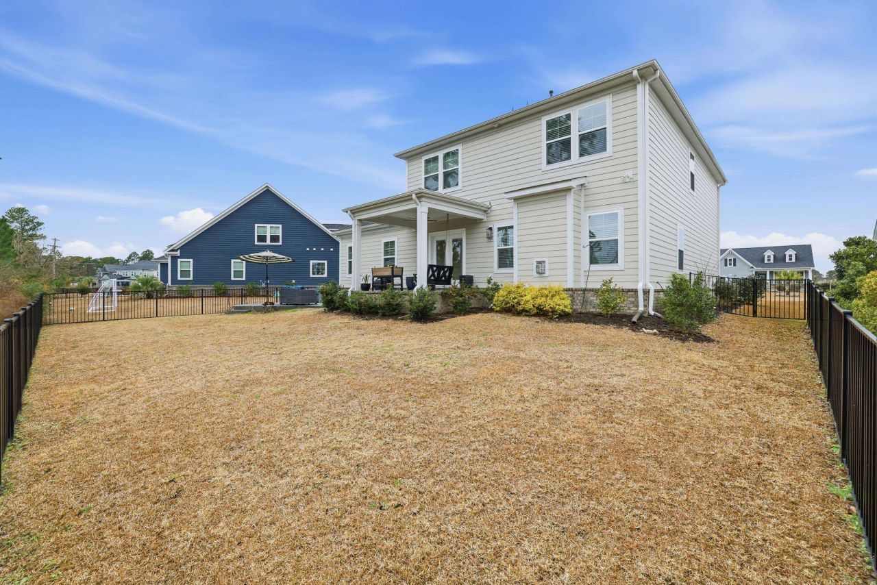 2009 Royal Blue Court Photo 31