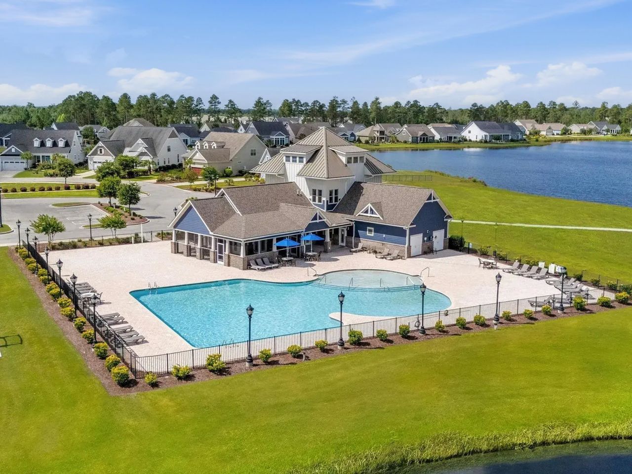 2009 Royal Blue Court Photo 35