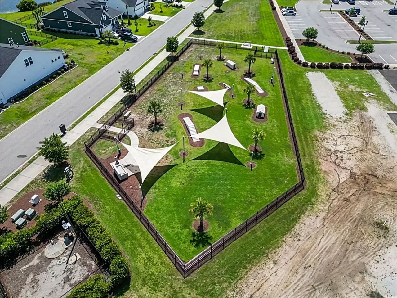 2009 Royal Blue Court Photo 39