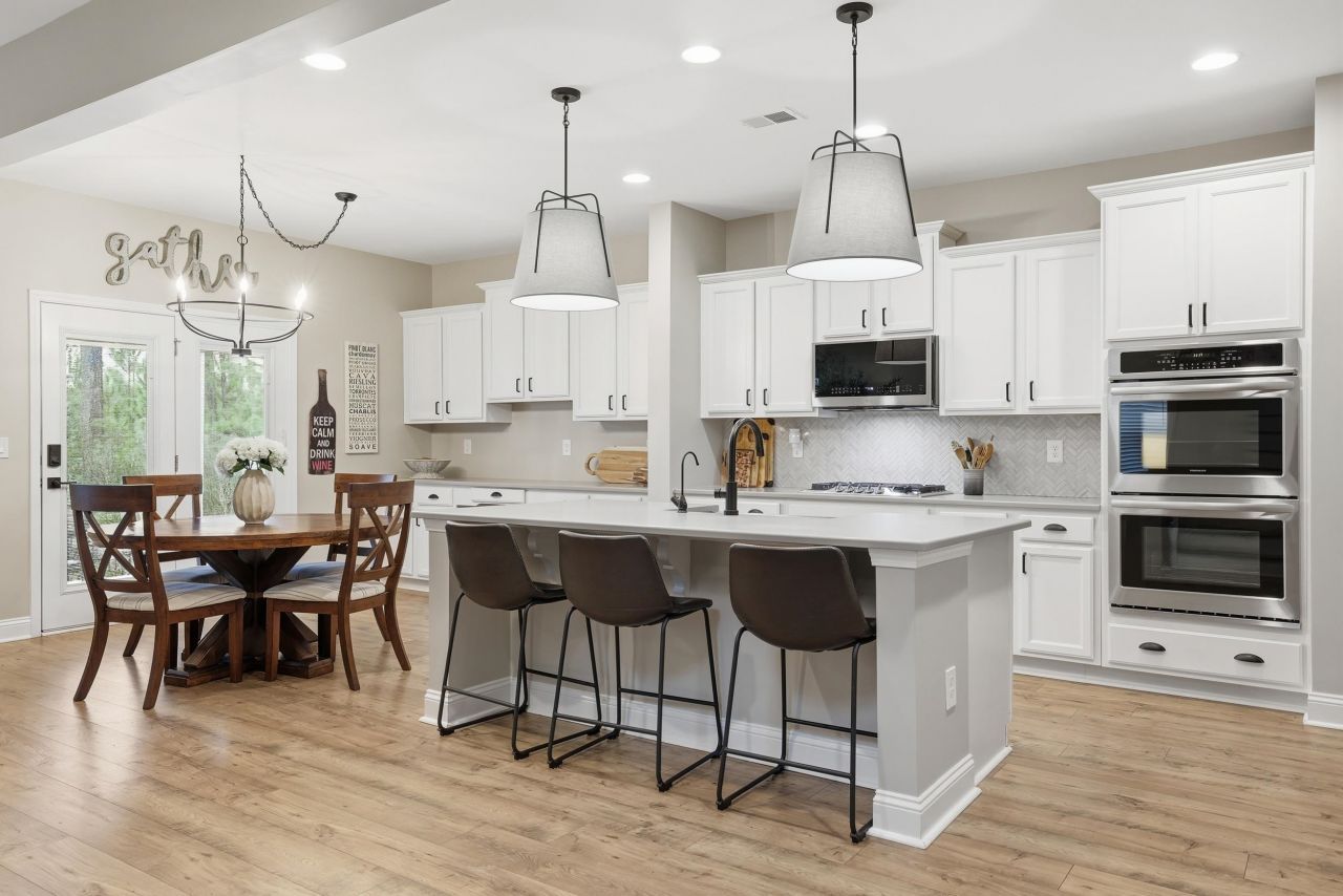 2009 Royal Blue Court Photo 9