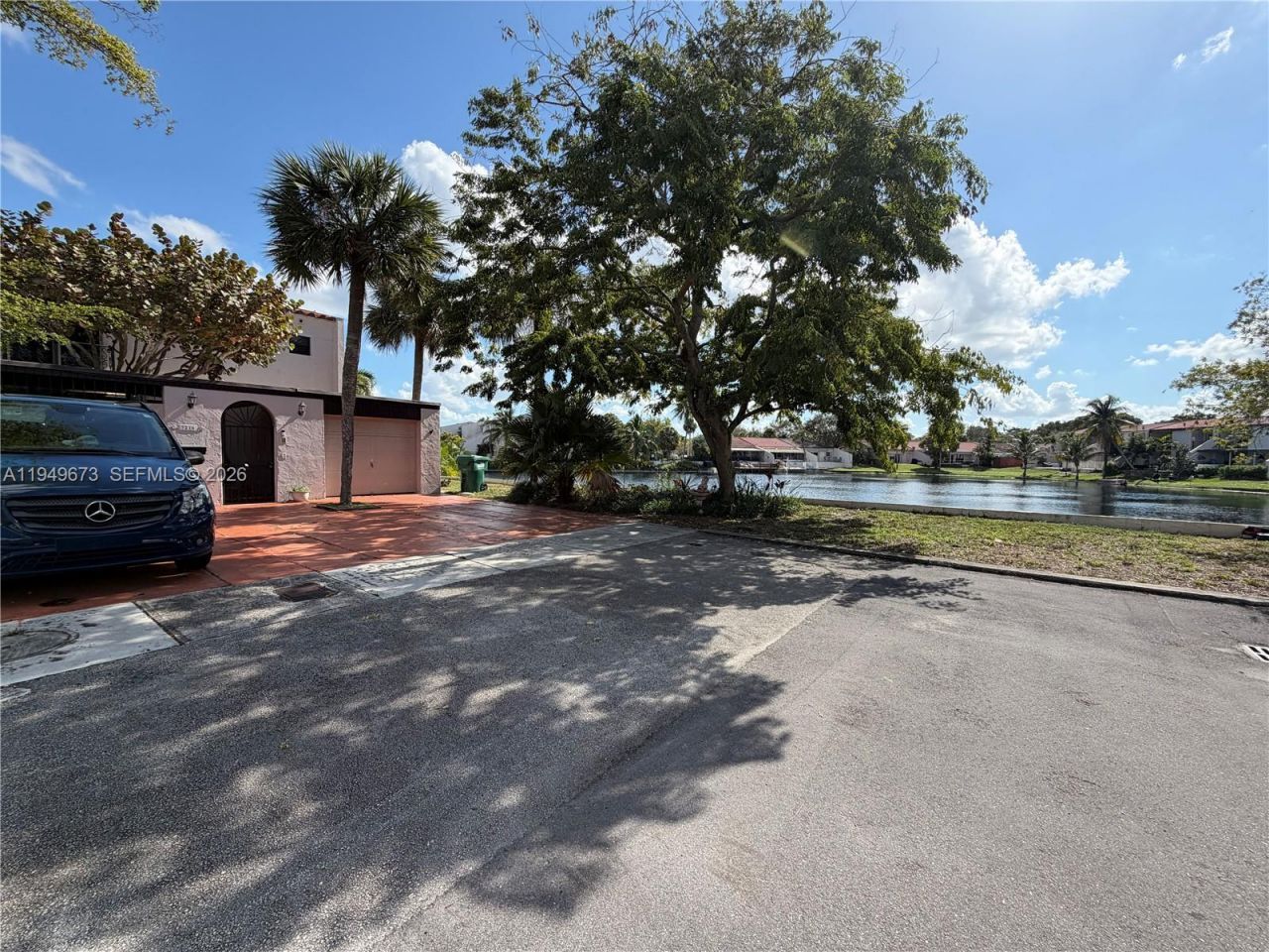 7216 Jacaranda Ln, Miami Lakes, FL 33014 Photo