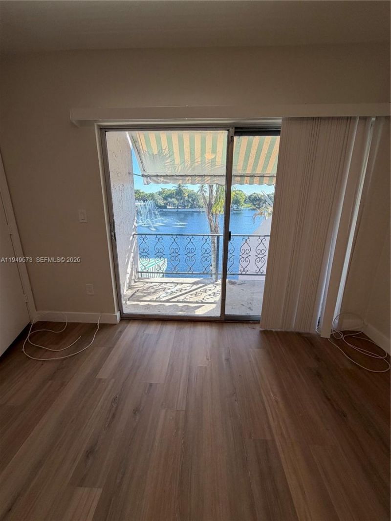 7216 Jacaranda Ln, Miami Lakes, FL 33014 Photo