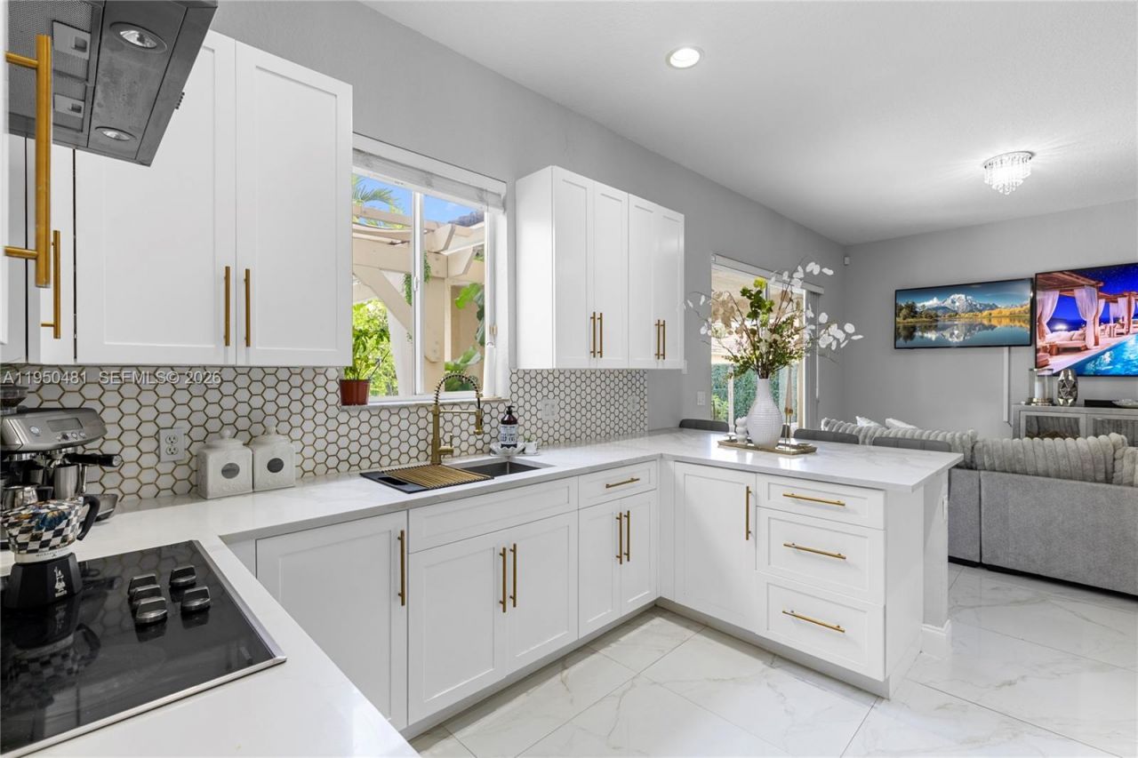 14051 SW 32nd St, Miramar, FL 33027 Photo