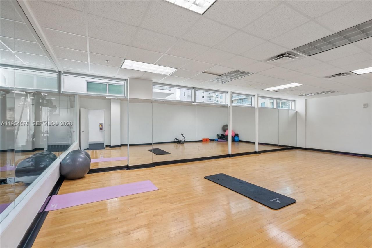 7928 East Drive , Unit 303, North Bay Village, FL 33141 Photo