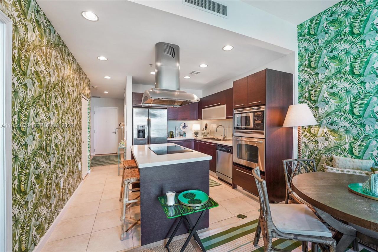 7928 East Drive , Unit 303, North Bay Village, FL 33141 Photo