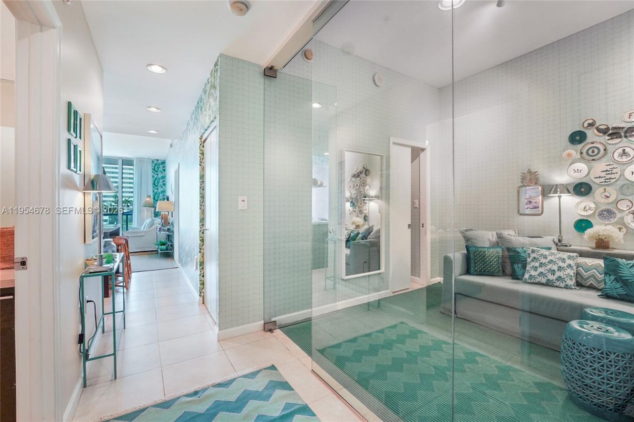 7928 East Drive , Unit 303, North Bay Village, FL 33141 Photo